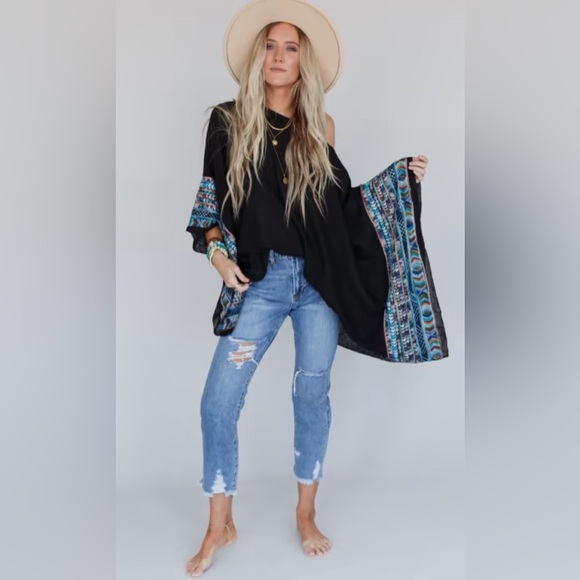 Tops - Black kimono top multicolored embroidered sleeves one size